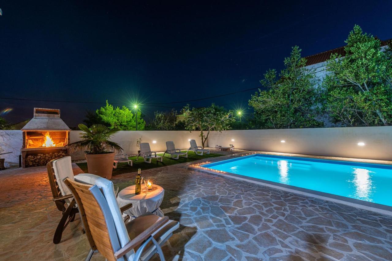 Apartment Lari Privlaka  Luaran gambar